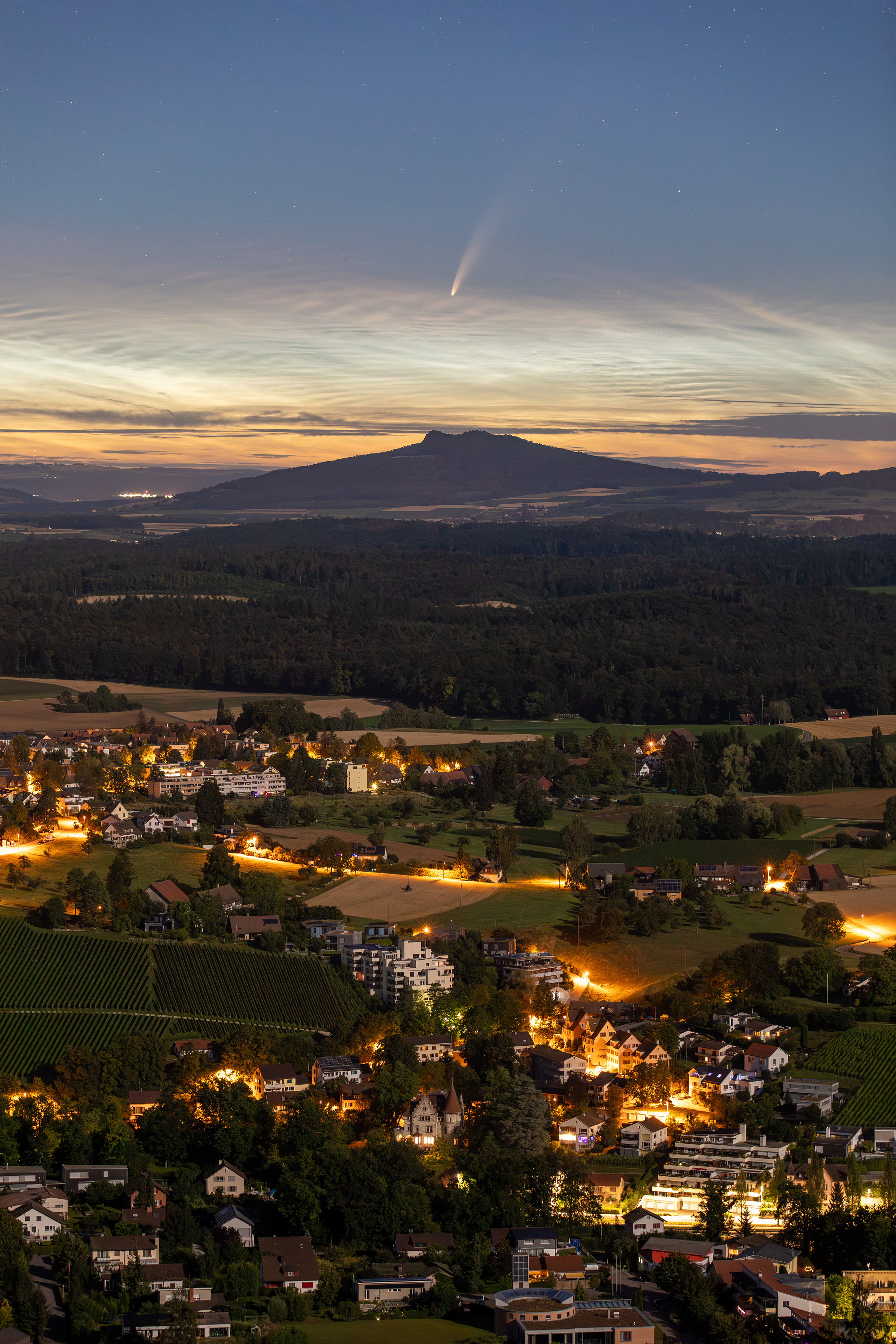 Komet C/2020 F3 Neowise über dem Hochrhein