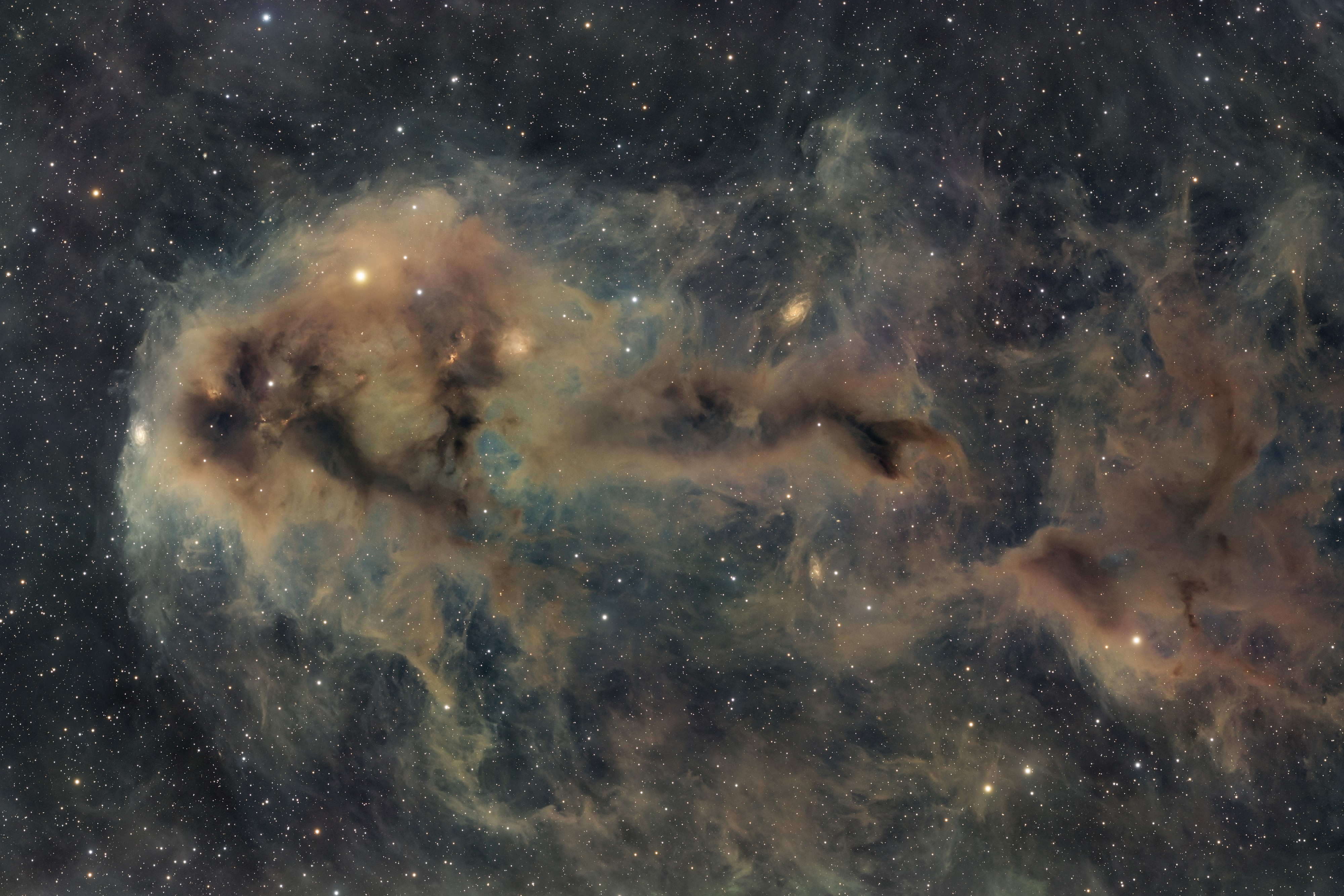 LDN 1251 – Dunkelwolke im Cepheus